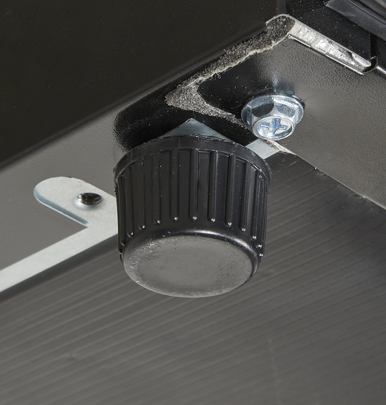 Gastro-Cool Glastürkühlschrank für Flaschen - schwarz - GCGD155 Fuß